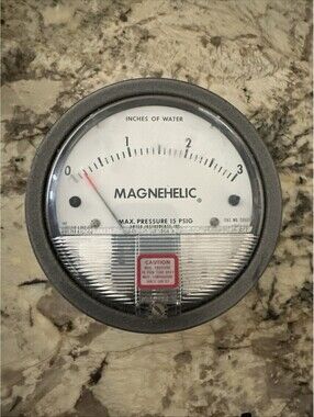 Dwyer Magnehelic 0–3” WC Differential Pressure Gauge FAST SHIPPING